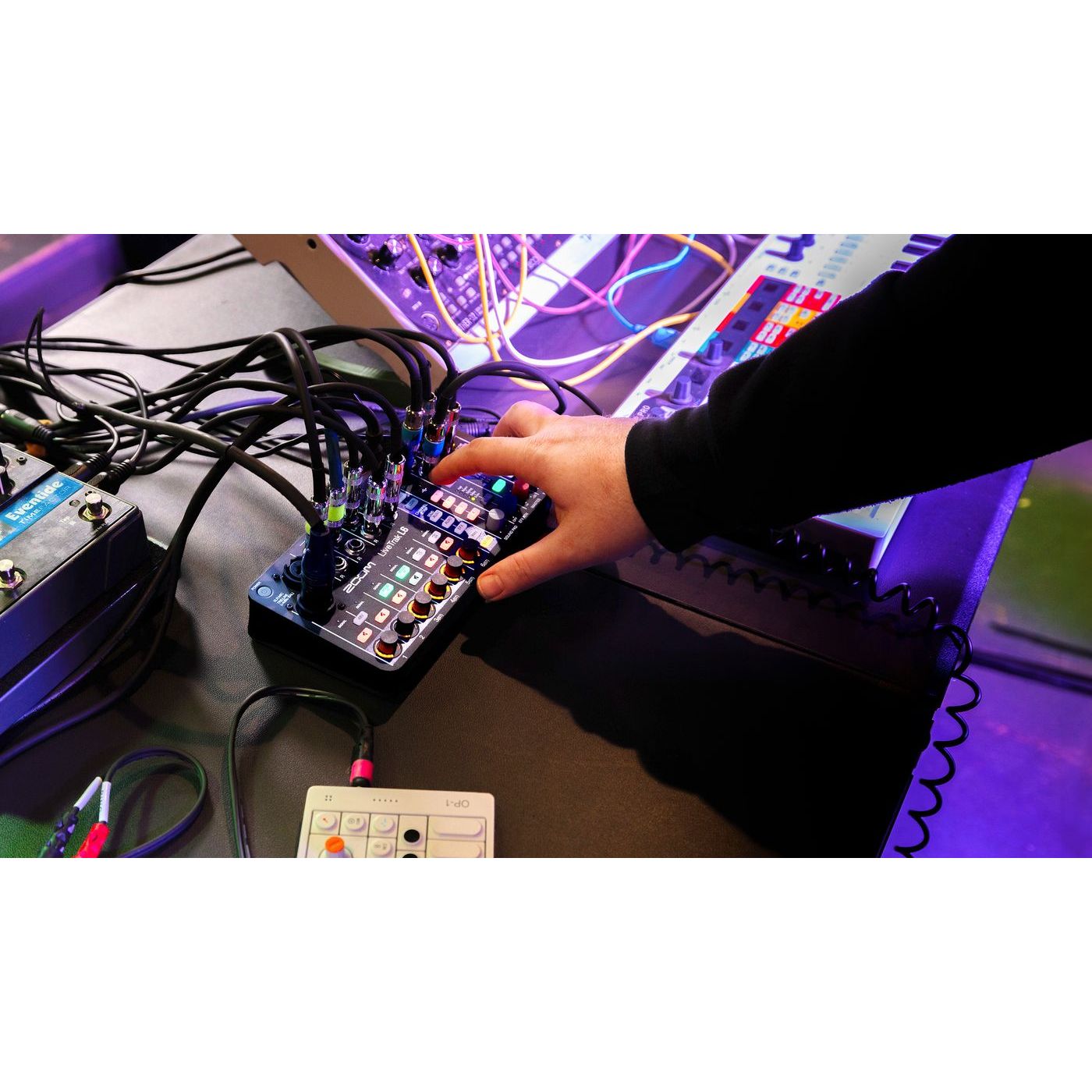 Zoom LiveTrak L6 - Compact 10-Channel Digital Mixer & Recorder