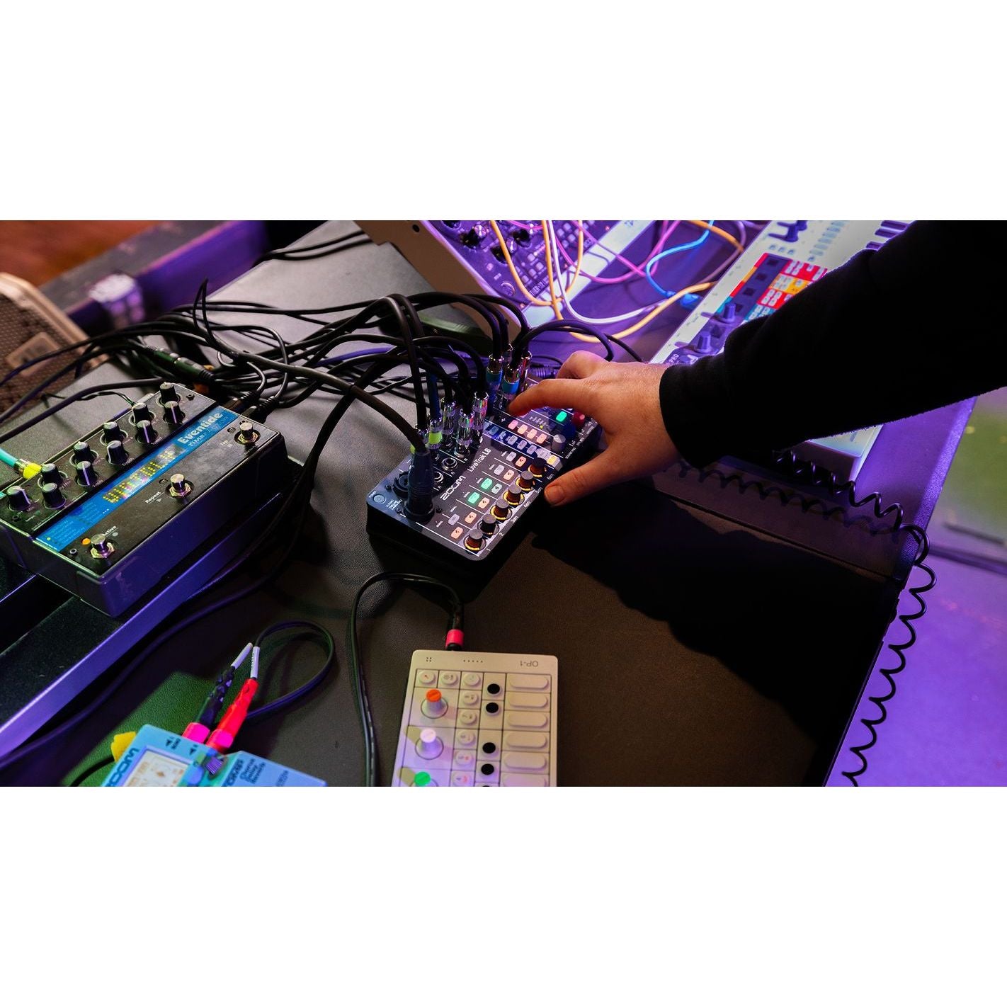 Zoom LiveTrak L6 - Compact 10-Channel Digital Mixer & Recorder